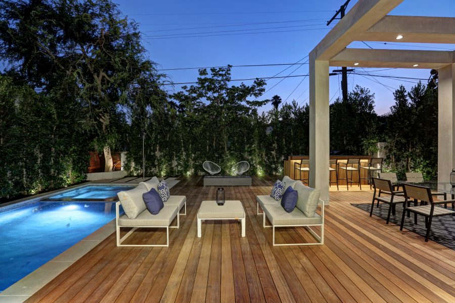 indoor/outdoor space, home entertaining, patio, backyard, pool
