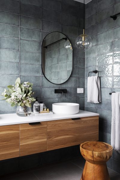 Small Bathroom Needs 2020 On Roomhints, Round Mirror In Small Bathroom