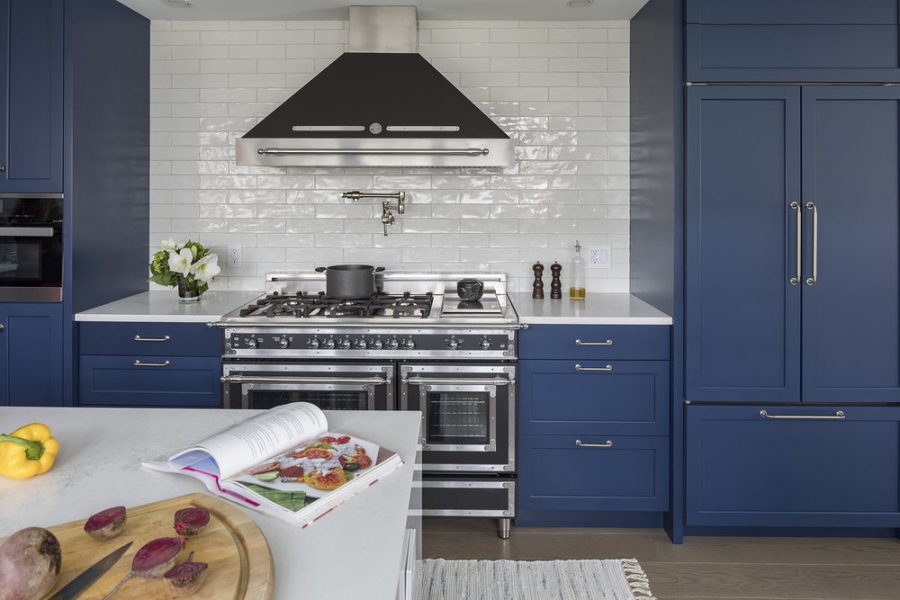 How To Style Blue Kitchen Cabinets In, What Color Countertop Goes With Blue Cabinets