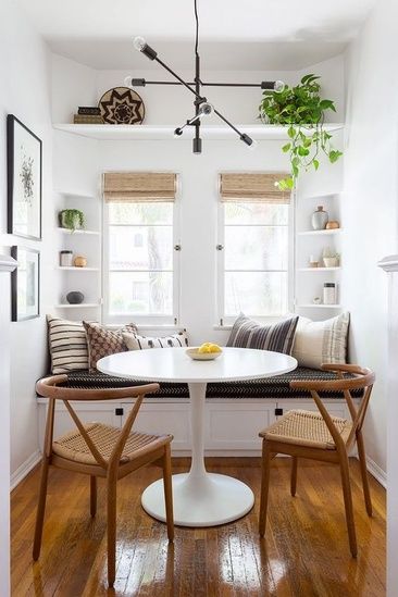 Tulip Table and Chairs for dining room