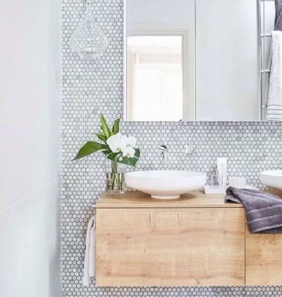 Rustic-Small-Bathroom-Wood-Decor-Design-Remodel-2020